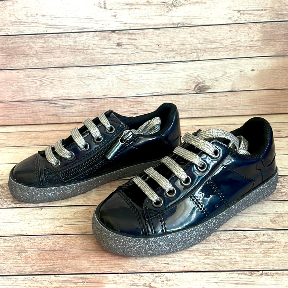 Kidpik patent black/silver sparkly casual lace up zippered shoes size 9 EUC